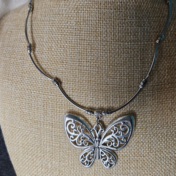 Beautiful Tibetan Bead Butterfly Necklace - Picture 3 of 7